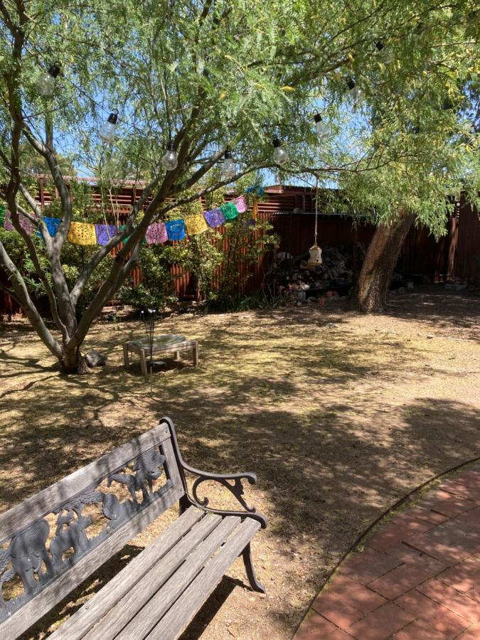 Casa Azul - Cute Centrally Located Adobe With Large Fenced Outdoor Living For Pets And Adults, Non-Smoking توسن المظهر الخارجي الصورة
